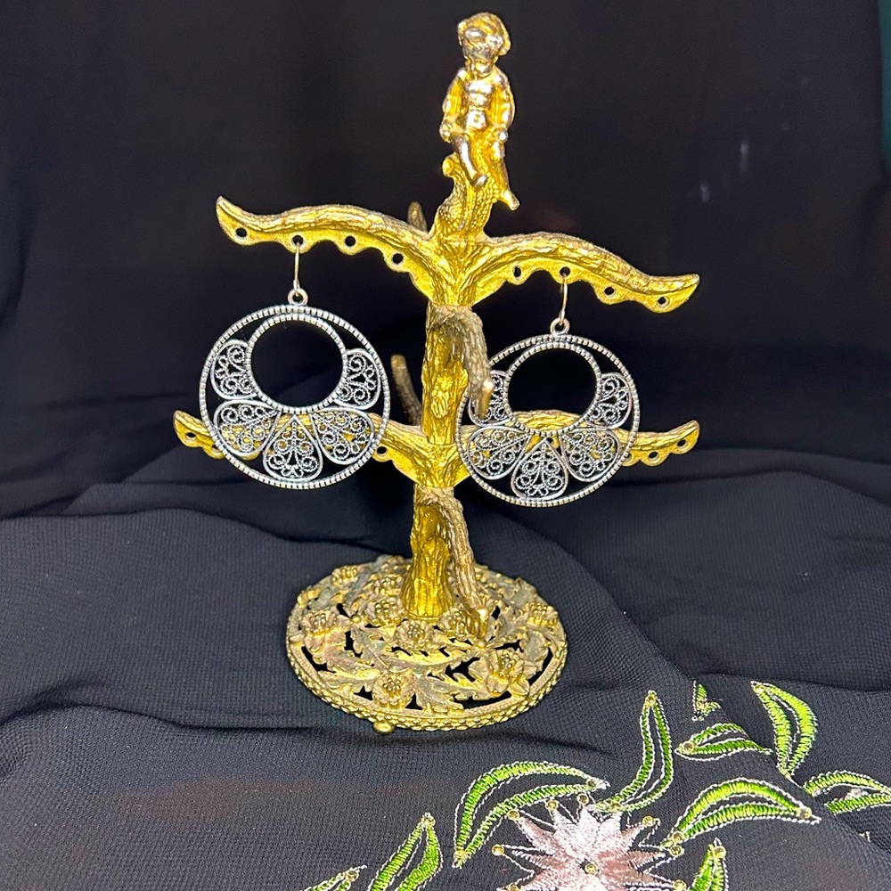Unbranded Silver Tone Metal Pierced fishhook Boho earrings. Very pretty!!